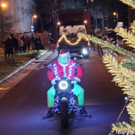 Weihnachtsmann auf Motorrad